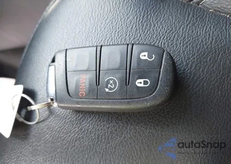 2018 Jeep Compass Latitude 4X4 из США, поврежденный, VIN 3C4NJDBB5JT355582